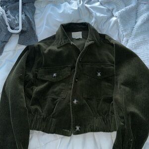 Cropped courdery army green jacket with buttons